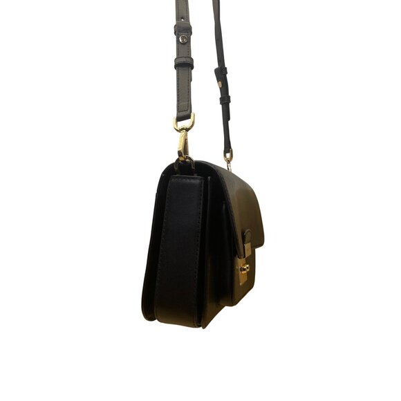 Michael Kors Black Leather Women’s With Gold-Tone Lock Closure Crossbody Bag - Picture 3 of 12